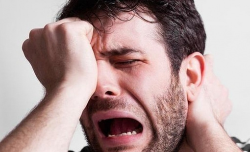 Nhà đầu tư bị "kẹp hàng" cổ phiếu giảm sàn liên tục nên làm gì?