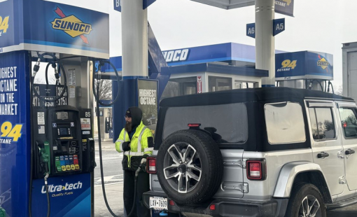 Giá xăng tại Mỹ chạm mức cao nhất kể từ tháng 3/2022