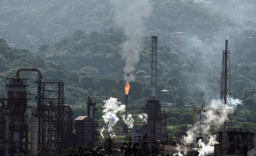 Mỹ nới lỏng cấm vận Venezuela để tăng nguồn cung dầu mỏ