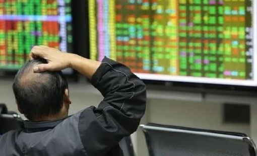 Chứng khoán Việt Nam giảm mạnh nhất từ đầu năm, tiền vào HoSE lên cao nhất 4 tháng