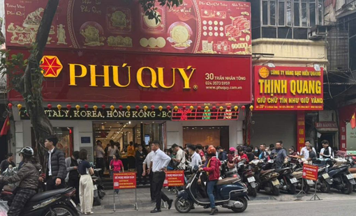 Giá vàng “bốc hơi” hơn 5 triệu đồng/lượng, bạc tiếp tục đi xuống