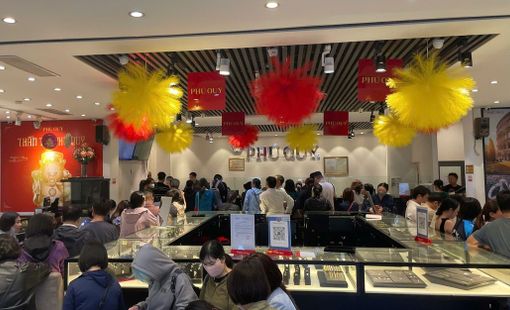 Nhà đầu tư “bắt đáy” khi giá vàng giảm gần 30 triệu đồng/lượng
