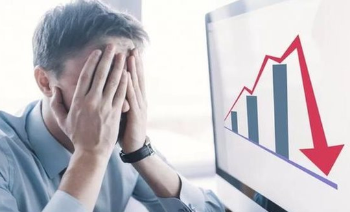 Hai cổ phiếu Bluechips bị khối ngoại “xả” gần 700 tỷ trong ngày VN-Index lao dốc