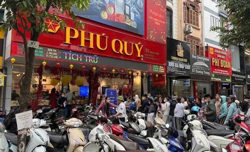 Giá vàng giảm thêm 2 triệu đồng/lượng, tỷ giá USD tiếp tục tăng