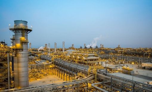 Saudi Aramco tiếp tục cắt giảm nguồn cung dầu cho khách hàng châu Á