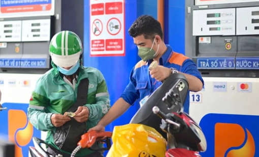 Giá dầu diesel lên gần 40.000 đồng/lít