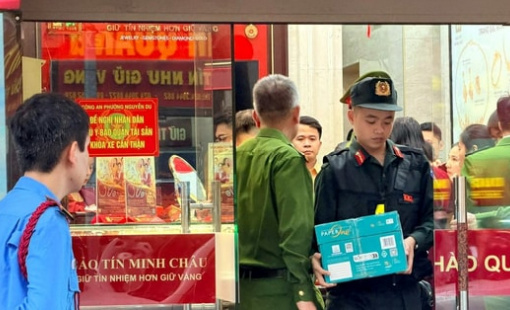 Loạt diễn biến đáng chú ý của “ông lớn” vàng bạc trước khi Công an xuất hiện tại cửa hàng vàng Bảo Tín Minh Châu ở Hà Nội