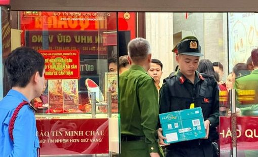 Loạt diễn biến đáng chú ý của “ông lớn” vàng bạc trước khi Công an xuất hiện tại cửa hàng vàng Bảo Tín Minh Châu ở Hà Nội