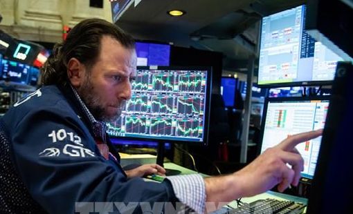 Chỉ số Nasdaq và S&P 500 giảm điểm mạnh nhất trong hơn 2 tháng