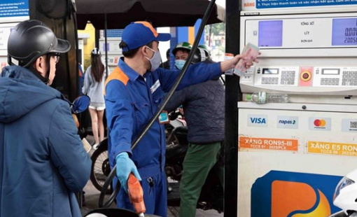 Giá xăng dầu tiếp tục giảm từ 24h00 ngày 26/3