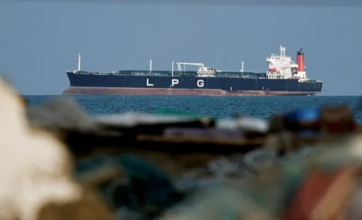Được Iran 'bật đèn xanh', 2 tàu chở hàng ung dung vượt eo biển Hormuz hướng thẳng đến một quốc gia, không phải Nga hay Trung Quốc