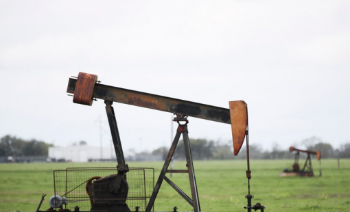 Giá dầu Brent vượt 116 USD mỗi thùng trước rủi ro gián đoạn nguồn cung