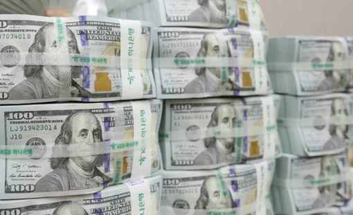 Đồng USD hướng tới tuần tăng mạnh nhất trong hơn một năm