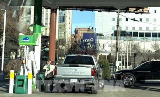 Bộ trưởng Mỹ tuyên bố giá xăng sắp giảm