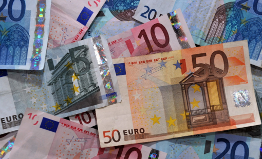 Châu Âu và châu Á đối mặt với khả năng tăng lãi suất do giá năng lượng tăng cao