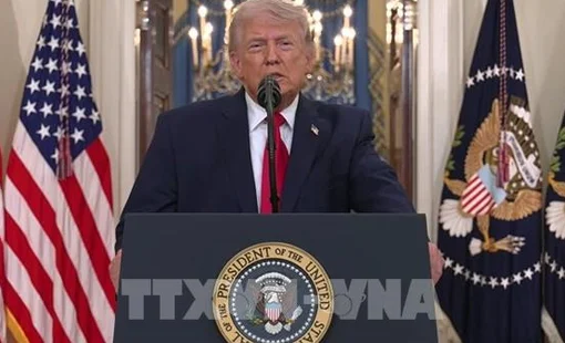 Tổng thống Mỹ D.Trump chỉ thị hải quân phong tỏa eo biển Hormuz