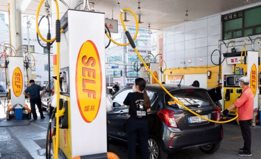 Giá LNG tại châu Á có thể tăng mạnh sau khi Mỹ phong tỏa eo biển Hormuz