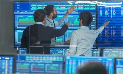 Nâng hạng thành công, vì sao khối ngoại vẫn bán ròng?