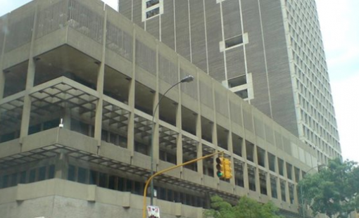 Mỹ bất ngờ nới lỏng trừng phạt quốc gia đang có hơn 300 tỷ thùng dầu