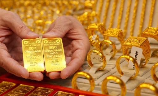 Giá vàng “quay xe”, giảm sâu tới 2,5 triệu đồng/lượng