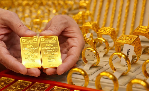 Giá vàng “quay xe”, giảm sâu tới 2,5 triệu đồng/lượng