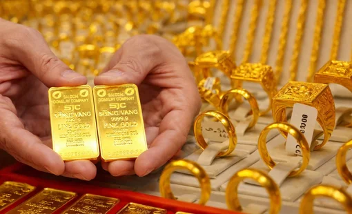 Giá vàng “quay xe”, giảm sâu tới 2,5 triệu đồng/lượng