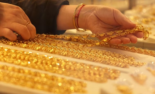 Giá vàng giảm do căng thẳng Mỹ-Iran và đồng USD tăng