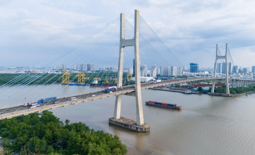 Cầu dây văng tĩnh không cao nhất Việt Nam trị giá 23.000 tỷ, kết nối tới siêu dự án 16 tỷ USD sắp đạt cột mốc then chốt trong vài ngày tới