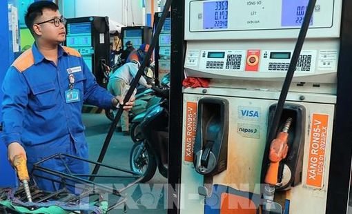 Giá xăng dầu tiếp tục giảm từ 15h00 hôm nay 23/4