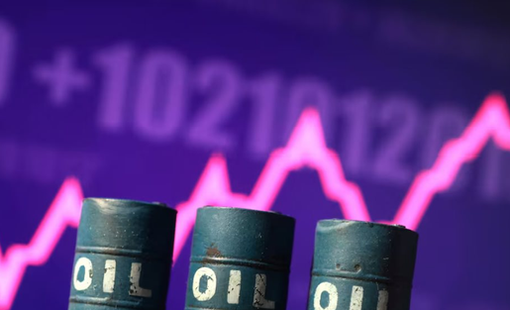 Eo biển Hormuz vẫn "cửa đóng then cài": Giá dầu nhảy vọt 2%, vàng quay đầu giảm sau chuỗi 4 tuần