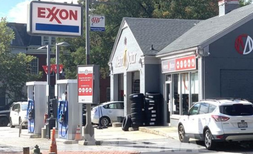 Giá xăng tại Mỹ có nguy cơ chạm mốc 5 USD/gallon