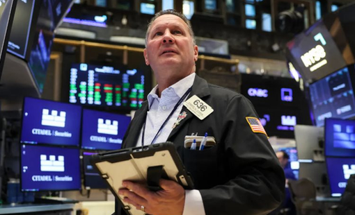Chứng khoán Mỹ xanh rực rỡ, Dow Jones tăng dựng đứng 1.300 điểm, giá dầu sụt sâu sau thoả thuận ngừng bắn Mỹ- Iran