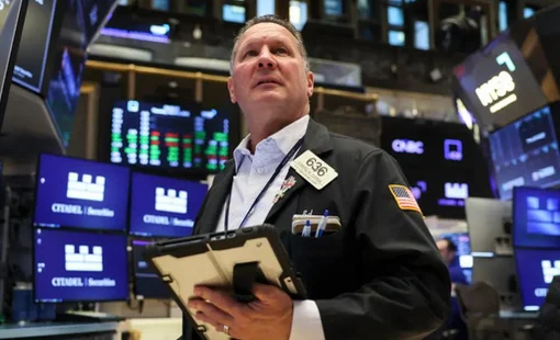 Chứng khoán Mỹ xanh rực rỡ, Dow Jones tăng dựng đứng 1.300 điểm, giá dầu sụt sâu sau thoả thuận ngừng bắn Mỹ- Iran