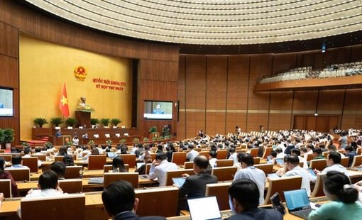 Thống nhất trình Quốc hội giảm mạnh thuế xăng dầu để ứng phó biến động giá năng lượng, áp dụng từ 16/4 đến 30/6