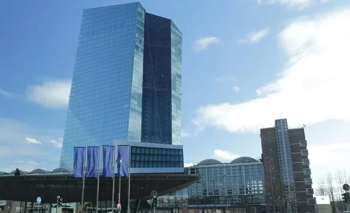 ECB giữ nguyên lãi suất trước rủi ro từ xung đột Trung Đông