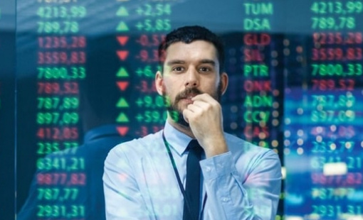Khối ngoại bán ròng 14 phiên liên tiếp tổng giá trị hơn 13.000 tỷ, chuyện gì đang xảy ra?