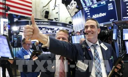 Phớt lờ lạm phát, S&P 500 và Nasdaq lập đỉnh nhờ kỳ vọng về hội nghị Mỹ-Trung