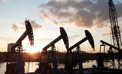 Giá dầu đi ngang khi Iran nới lỏng một phần hoạt động qua eo biển Hormuz