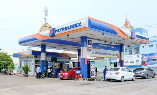 Cổ phiếu PLX “bốc hơi” gần 40% từ đỉnh: Cơ hội “bắt đáy” hay rủi ro vẫn còn phía trước?