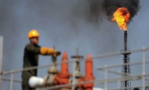 Giá dầu thế giới giảm mạnh sau đề xuất đàm phán mới của Iran