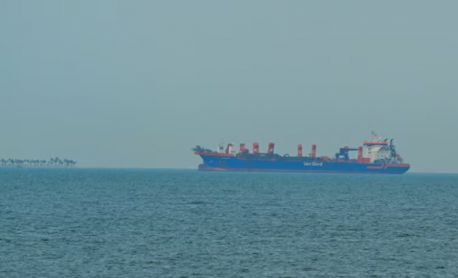 Siêu tàu chở dầu rời eo biển Hormuz sau xung đột Trung Đông