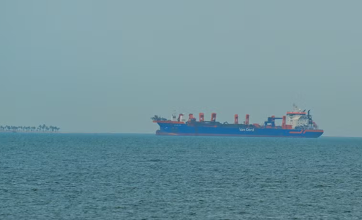 Siêu tàu chở dầu rời eo biển Hormuz sau xung đột Trung Đông