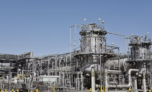 Giá dầu thô giảm 2% do triển vọng mơ hồ về thỏa thuận Mỹ-Iran
