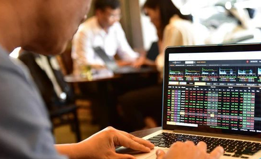 Cổ phiếu nhà tỷ phú được tự doanh CTCK "gom" hàng phiên cuối tuần, ngược chiều nhóm bán lẻ bị bán mạnh