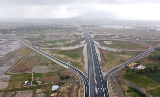 Ngay tuần sau, 22km đầu tiên của tuyến cao tốc “rừng – biển” đầu tiên tại Việt Nam sẽ chính thức thông xe