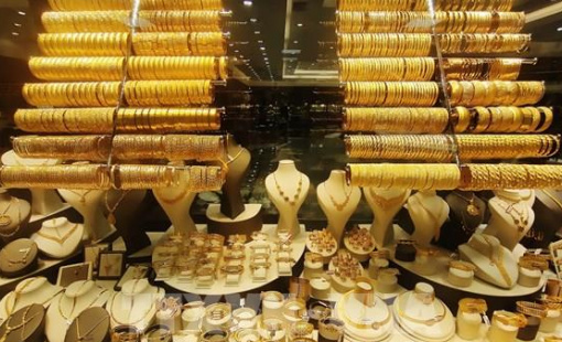 Giá vàng giảm nhẹ khi giới đầu tư chờ đợi tín hiệu từ Fed và Trung Đông