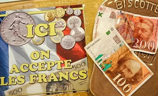 Pháp phát hành đồng xu vàng tích hợp số