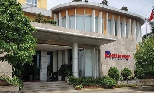 10 ngày nữa phải hủy niêm yết, một công ty bất ngờ đặt mục tiêu doanh thu nghìn tỷ giữa lúc sếp lớn ồ ạt xả hàng