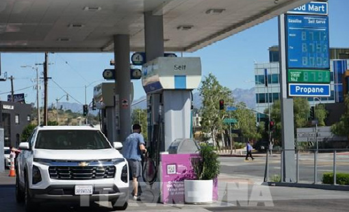 Giá xăng tăng cao càng phân hóa nền kinh tế Mỹ