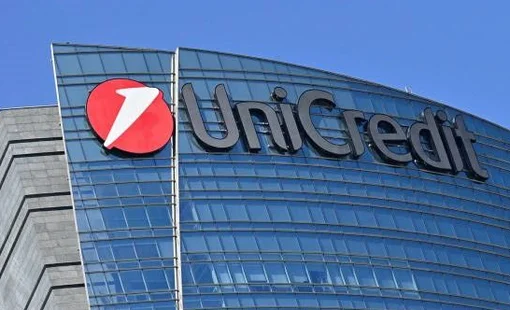 UniCredit khởi động kế hoạch mua lại Commerzbank